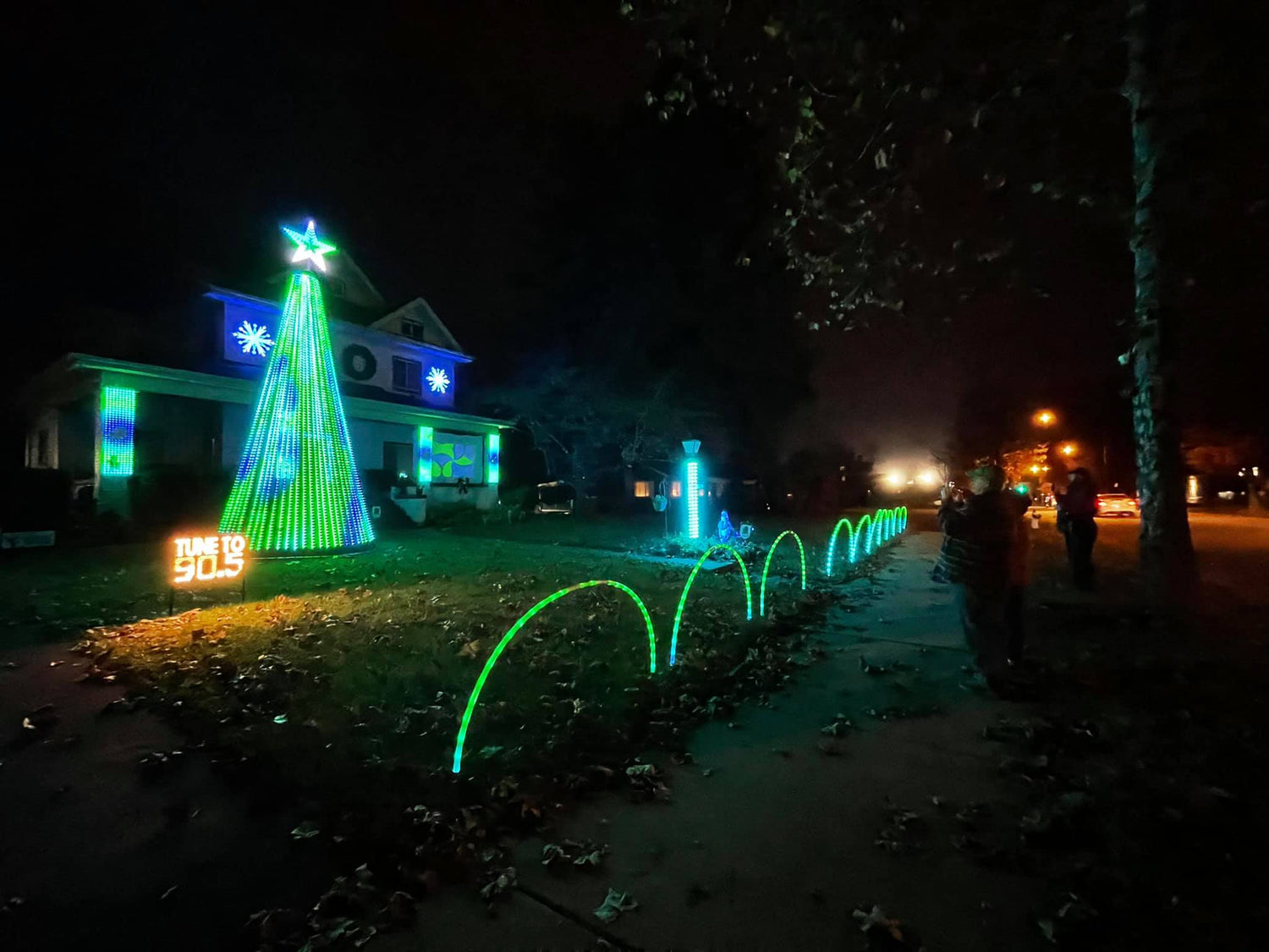 DIY Christmas light show of WS2811 pixels 